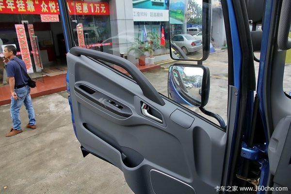 江淮 帅铃中卡 141马力 4X2 6.2米厢式载货车底盘驾驶室图（5/38）