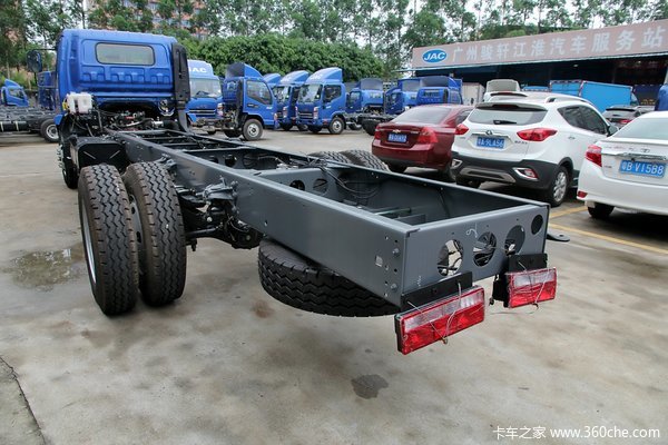江淮 骏铃H530 154马力 4X2 6.8米排半载货车底盘底盘图（36/91）