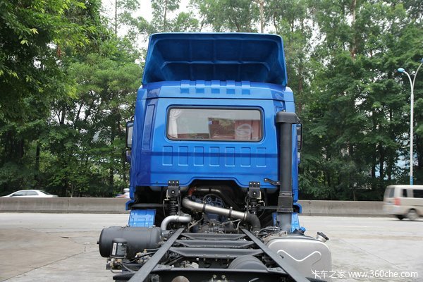 大运 N6中卡 165马力 4X2 6.8米载货车底盘外观图（18/55）