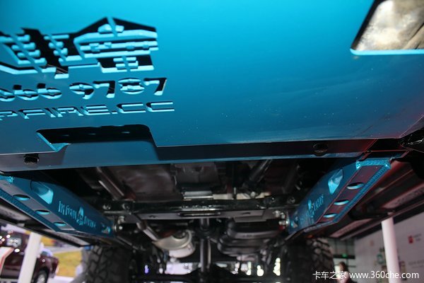 江西五十铃 D-MAX 2.5L柴油 四驱 双排皮卡底盘图（2/55）