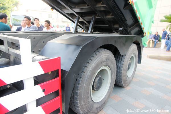 陕汽 德龙新M3000 336马力 8x4 新型环保渣土车(SX3316HR326)上装图（9/26）