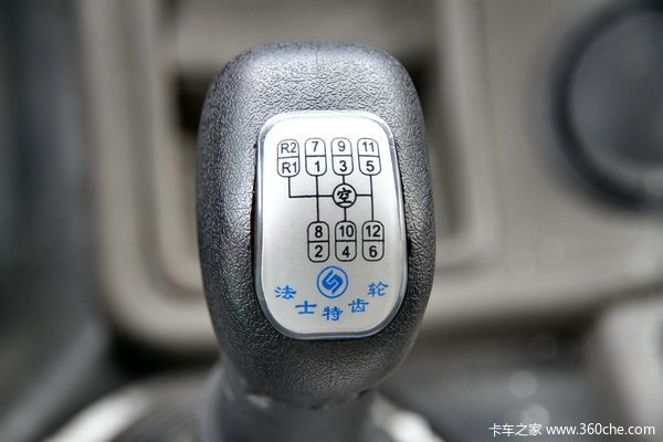 陕汽 德龙新M3000 336马力 8X4 自卸车(SX3316HR406)驾驶室图（16/18）