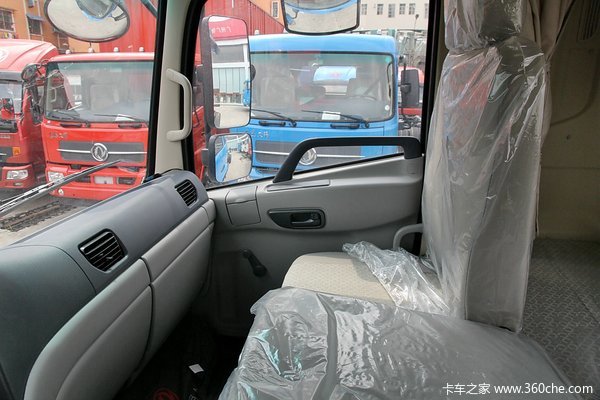 东风 天锦中卡 180马力 4X2 6.75米载货车底盘(DFL1120B13)驾驶室图（42/43）