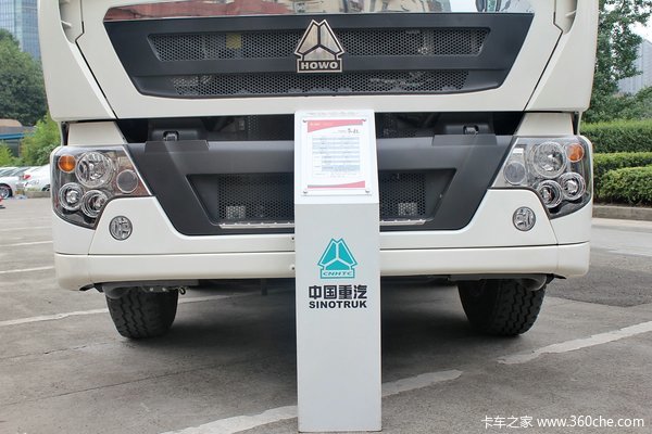 中国重汽 HOWO T5G重卡 310马力 6X2 厢式载货车(ZZ5257XXYM56CGE1)外观图（19/22）