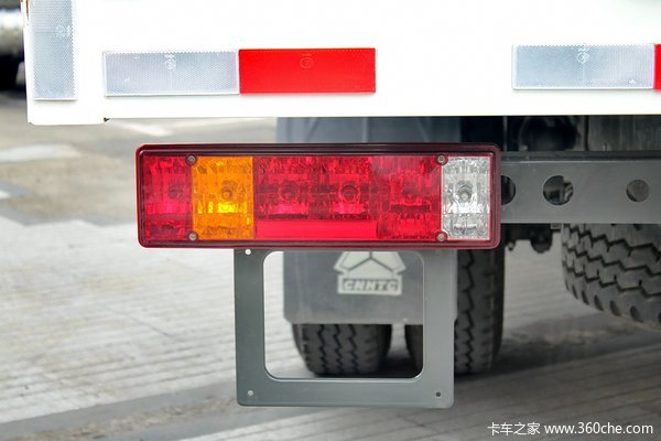 中国重汽 HOWO T5G重卡 310马力 6X2 厢式载货车(ZZ5257XXYM56CGE1)底盘图（16/24）