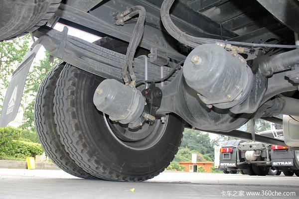 中国重汽 HOWO T5G重卡 310马力 6X2 厢式载货车(ZZ5257XXYM56CGE1)底盘图（14/24）