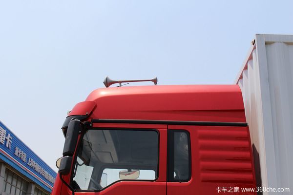 陕汽 德龙新M3000 245马力 6x2 9.6米厢式载货车(SX5206XXYGK549)外观图（41/46）