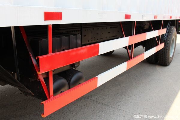 陕汽 德龙新M3000 245马力 6x2 9.6米厢式载货车(SX5206XXYGK549)底盘图（21/51）