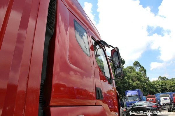 东风柳汽 霸龙 240马力 6X2 9.6米厢式载货车(LZ1250M5CAT)外观图（72/87）