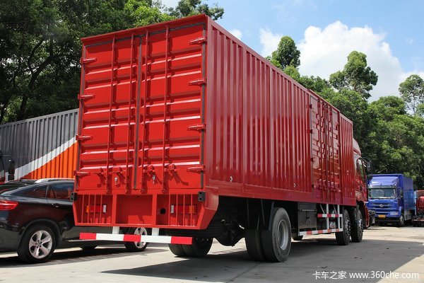 东风柳汽 霸龙 240马力 6X2 9.6米厢式载货车(LZ1250M5CAT)外观图（7/87）