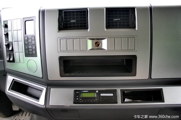 陕汽 德龙新M3000 336马力 8X4 新型渣土车(SX3316HR326)驾驶室图（7/9）
