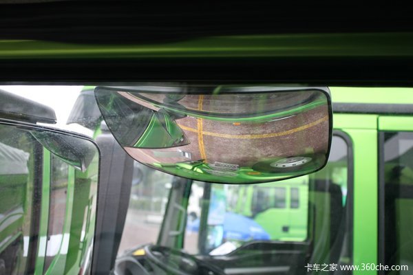 陕汽 德龙X3000重卡 336马力 6X4 新型渣土车(SX32565R384)驾驶室图（11/12）