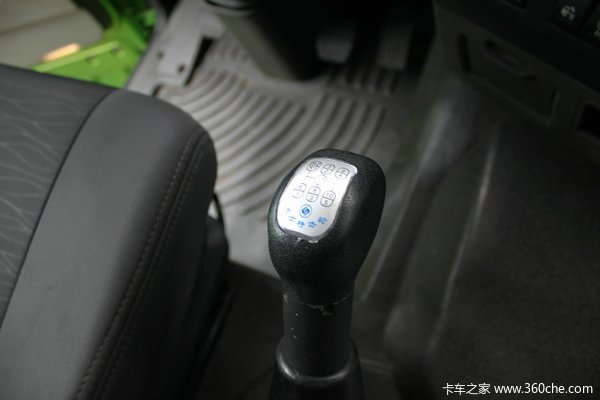 陕汽 德龙X3000重卡 336马力 6X4 新型渣土车(SX32565R384)驾驶室图（9/12）