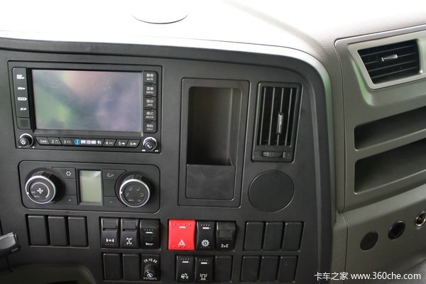 陕汽 德龙X3000重卡 336马力 6X4 新型渣土车(SX32565R384)驾驶室图（6/12）