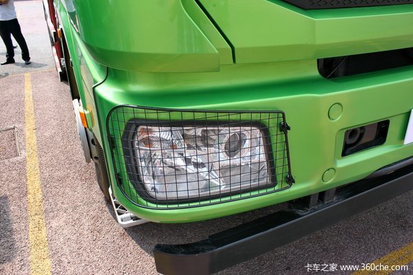 陕汽 德龙X3000重卡 336马力 6X4 新型渣土车(SX32565R384)底盘图（7/7）
