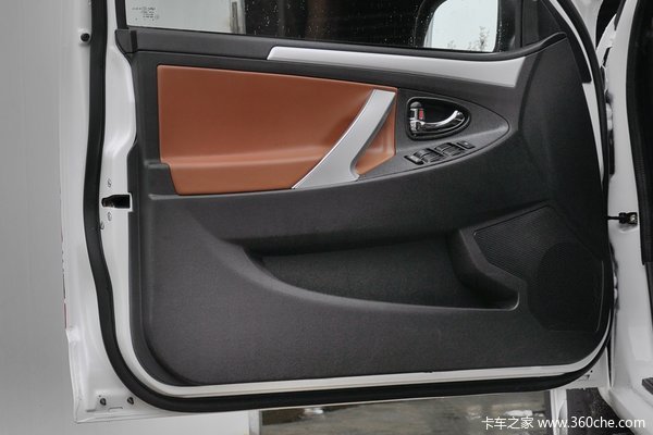 开瑞 杰虎领航版 2.2L  汽油 两驱双排皮卡驾驶室图（5/65）