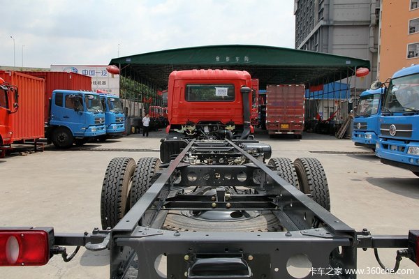 东风 天锦中卡 160马力 4X2 7.7米排半厢式载货车底盘(DFL5160XXYBX2A1)外观图（43/67）