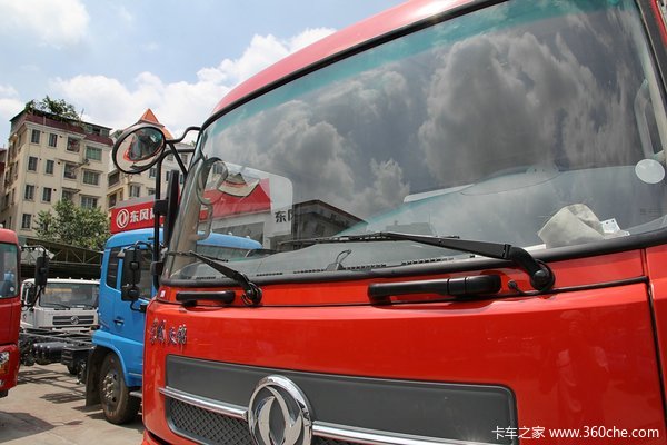 东风 天锦中卡 160马力 4X2 7.7米排半厢式载货车底盘(DFL5160XXYBX2A1)外观图（21/67）