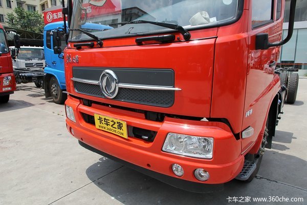 东风 天锦中卡 160马力 4X2 7.7米排半厢式载货车底盘(DFL5160XXYBX2A1)外观图（20/67）
