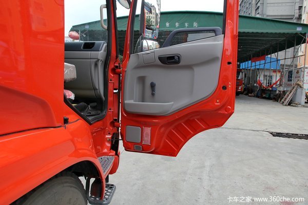 东风 天锦中卡 160马力 4X2 7.7米排半厢式载货车底盘(DFL5160XXYBX2A1)驾驶室图（56/57）