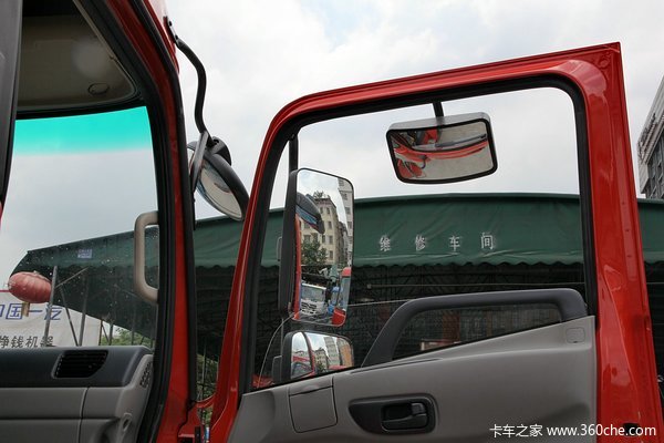 东风 天锦中卡 160马力 4X2 7.7米排半厢式载货车底盘(DFL5160XXYBX2A1)驾驶室图（54/57）