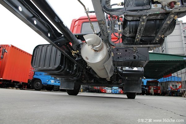 东风 天锦中卡 160马力 4X2 7.7米排半厢式载货车底盘(DFL5160XXYBX2A1)底盘图（58/87）