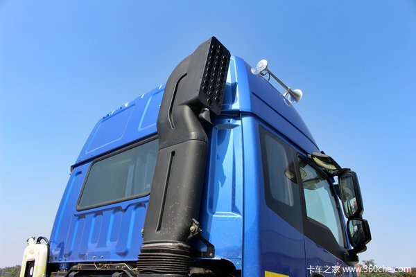 福田 欧曼ETX 6系 245马力 6X2 9.53米厢式载货车底盘(BJ5257XXY-XA)外观图（46/52）