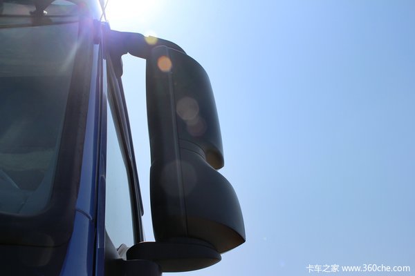 福田 欧曼ETX 6系 245马力 6X2 9.53米厢式载货车底盘(BJ5257XXY-XA)外观图（14/52）