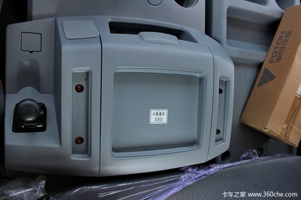 福田 欧曼ETX 6系 245马力 6X2 9.53米厢式载货车底盘(BJ5257XXY-XA)驾驶室图（32/57）