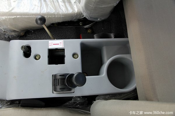 中国重汽 豪曼 115马力 4X2 3.85米自卸车驾驶室图（31/49）