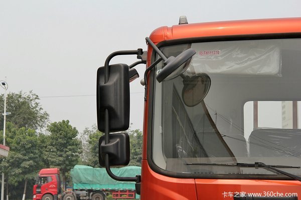 东风多利卡D9 160马力 4X2 6.8米栏板载货车(DFA1161L10D7)外观图（11/41）