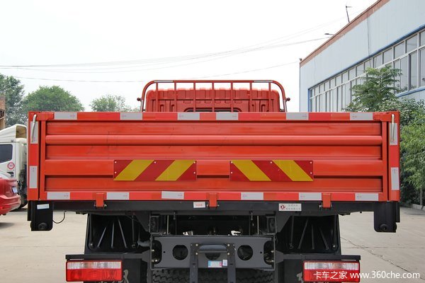 东风多利卡D9 160马力 4X2 6.8米栏板载货车(DFA1161L10D7)上装图（3/7）