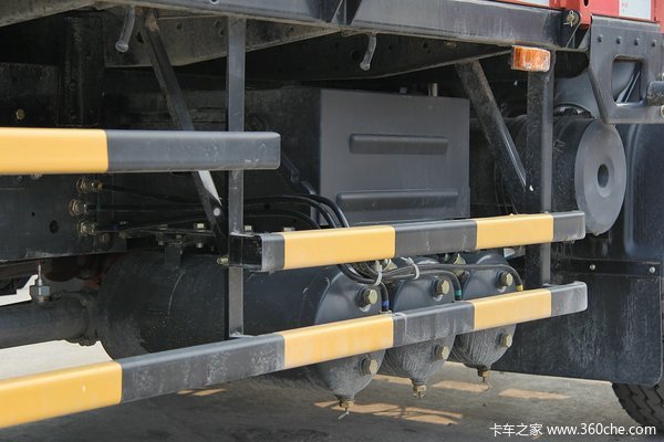 东风 凯普特C 125马力 4X2 5.14米单排栏板载货车(DFA1080S12D3)底盘图（12/27）
