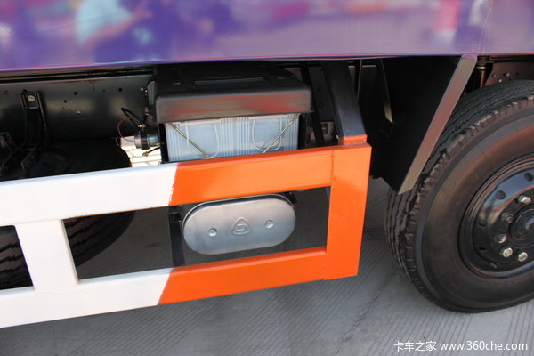 江铃重汽 远威重卡 220马力 6X2 自卸车(SXQ3232G)底盘图（2/4）