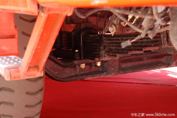 红岩 特霸重卡 266马力 6X4 自卸车(CQ3254SMG384)底盘图（4/6）