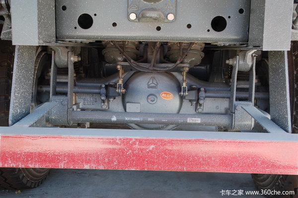 中国重汽 HOWO重卡 336马力 6X4 自卸车(ZZ3257N2947A)底盘图（2/4）