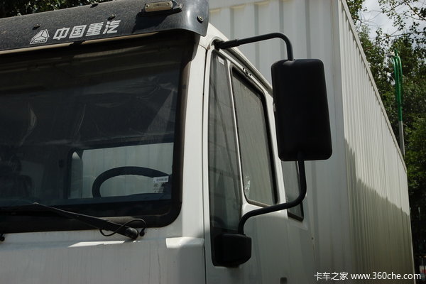 中国重汽 黄河少帅 190马力 4X2 厢式载货车(ZZ5121G5615W)外观图（2/7）