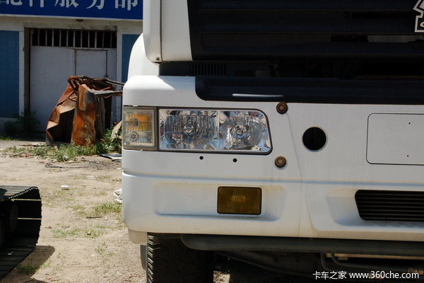 中国重汽 黄河少帅 190马力 6X2 厢式载货车(ZZ5161XXYG52C5W)外观图（5/7）