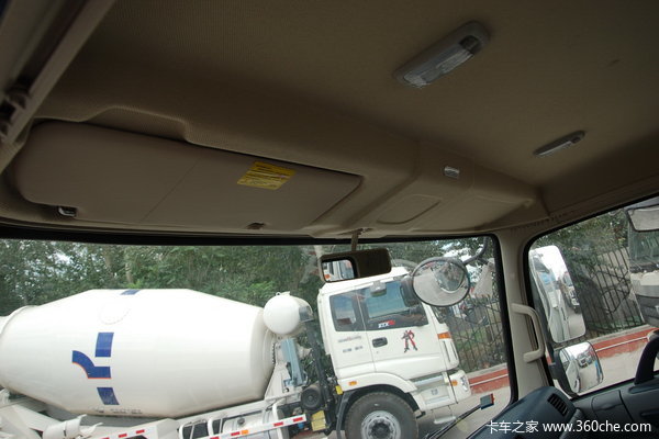 东风 天锦中卡 140马力 4X2 排半栏板载货车(DFL1160BX7A)驾驶室图（9/14）