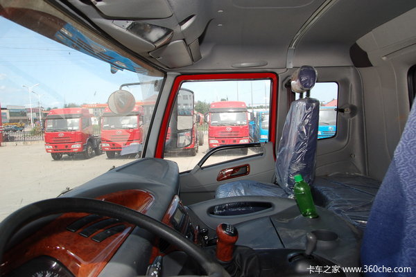 解放 奥威(J5P)重卡 350马力 6X4 自卸车(CA3252P2K2L1T1E)驾驶室图（11/15）