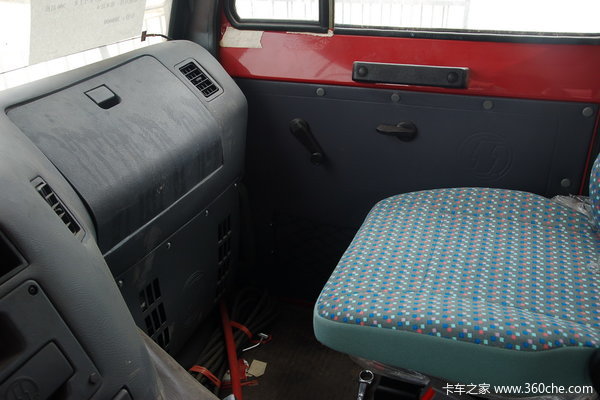 陕汽 奥龙重卡 300马力 6X4 自卸车(SX3255BM354)驾驶室图（13/16）