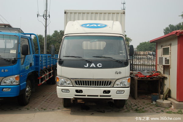 江淮 威铃 130马力 4X2 6.2米单排厢式载货车(HFC1120KR1)外观图