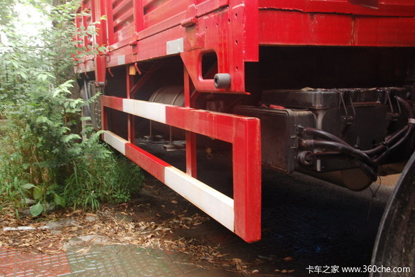青岛解放 赛龙中卡 130马力 4X2 栏板载货车(CA1128PK2L2EA80)底盘图（5/10）