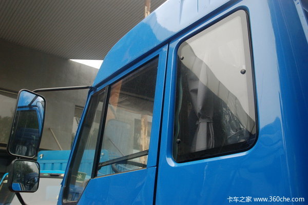 青岛解放 赛龙II中卡 130马力 4X2 仓栅载货车(CA5080XXYPK2EA80-1)外观图（12/13）