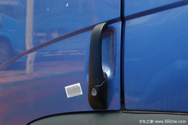 青岛解放 赛龙III中卡 160马力 4X2 排半栏板载货车(CA1127PK2EA80)外观图（10/12）