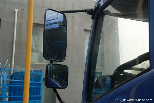 青岛解放 赛龙III中卡 160马力 4X2 排半栏板载货车(CA1127PK2EA80)外观图（6/12）