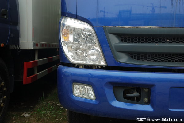 福田 奥铃超越 140马力 4X2 6.8米排半厢式载货车(BJ5121VHCFK-S)外观图（4/12）