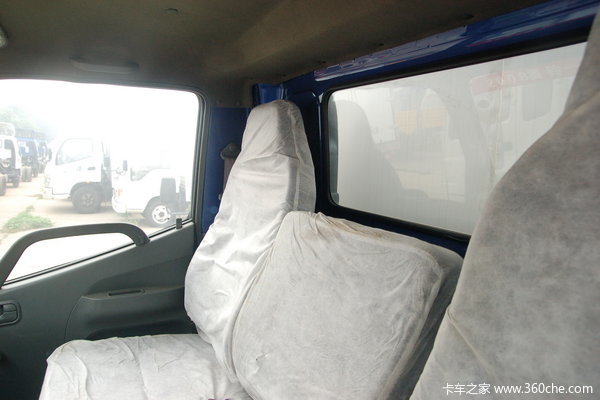 福田 奥铃捷运 120马力 5.15米单排厢式载货车(BJ5061VBBEA)驾驶室图（13/31）