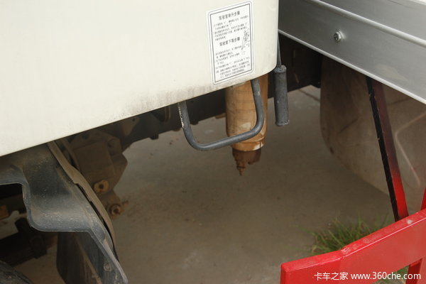 福田 奥铃捷运中卡 140马力 4X2 排半厢式载货车(BJ5121VHCFK-S)底盘图（3/21）