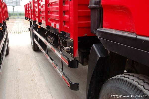 江淮 格尔发A5系列中卡 180马力 4X2 栏板载货车(HFC1132KR1K3)上装图（6/9）